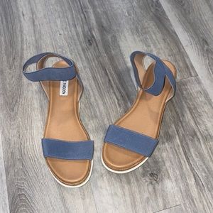 CASUAL STEVE MADDEN SANDAL/WEDGE